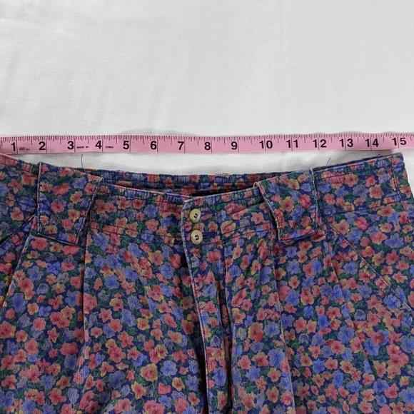 VTG Corduroy Floral Pleated Ultra High Waste Pastel Wide Leg Shorts - Picture 6 of 9